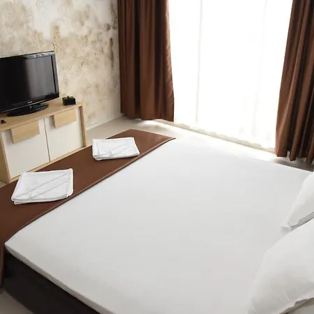 فندق Paradise Garden تشيرنوموريتس