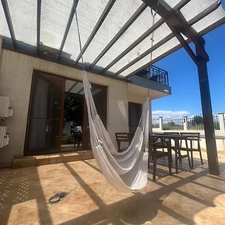 فندق Paradise Garden تشيرنوموريتس